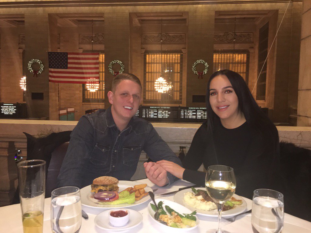 Celebrating 5 years <a href="/MJSteakHouseNYC/">MichaelJordansNYC</a> @JamieHodson93 ❤️