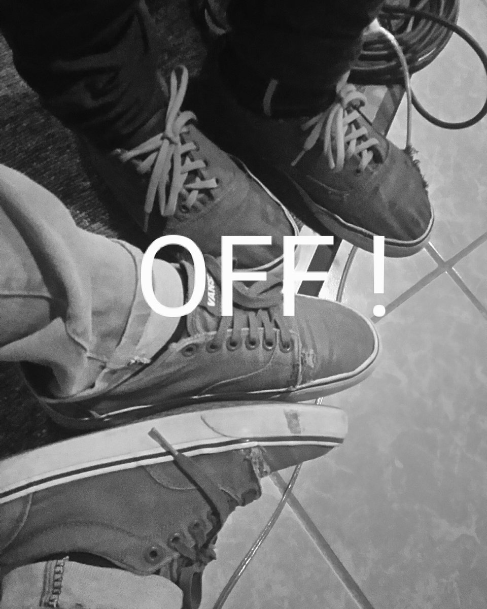 alex_caiman's tweet photo. #OFF! #tenis #VANS #UrbanShoes  😛 https://t.co/M5ZlDytKDG