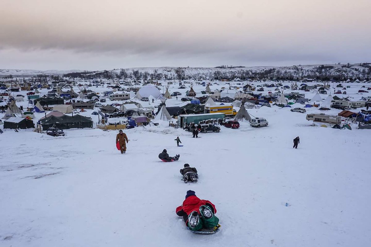JPonomareff's tweet photo. "#StandingRock isn't only actions and police defiance. Every day in Oceti Sakowin is all about community" -Redhawk (photo is his!) #NoDAPL https://t.co/wE72gnJUOz