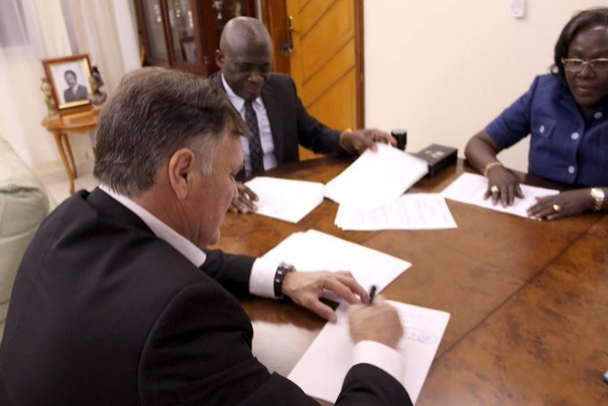 Voir l'image sur Twitter Voir l'image sur Twitter