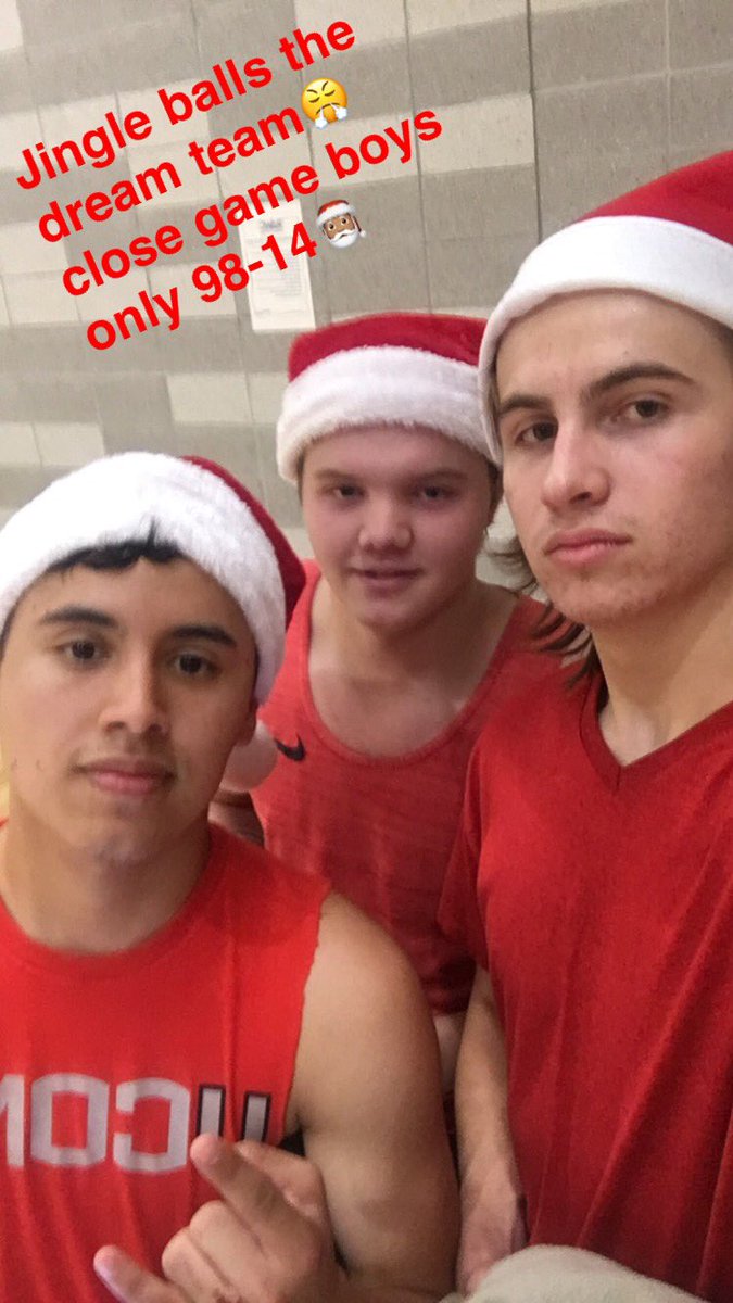 taylorgibson_3's tweet image. Good season boys‼️😂 #jingleballz #kappasig @CasonKennon @Dennisfloress