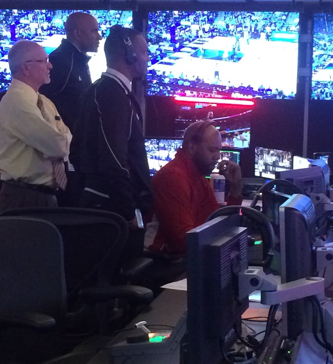 NBAOfficial's tweet photo. Review (Smith):if Anderson’s made FG was released before time expired in Q4 of #LACatCLE.Ruling: Stands, shot counts https://t.co/8nzDBeiMBF https://t.co/EJBaKynG6z