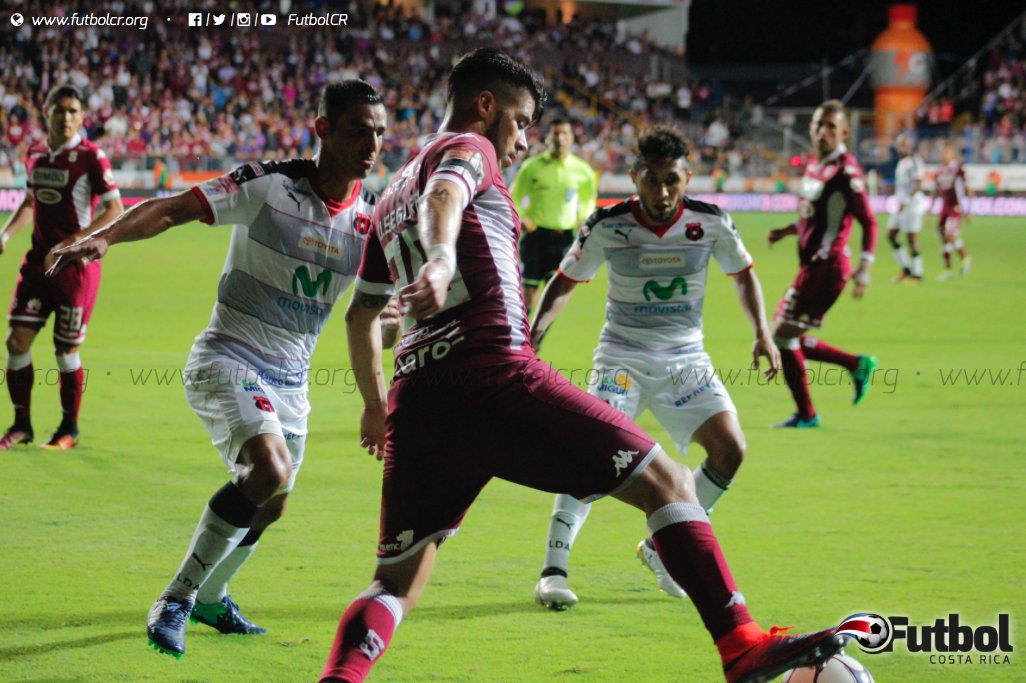 FutbolCR's tweet image. #ClasicoCR #SAPvLDA 2-1
@SaprissaOficial es líder de la Cuadrangular con solo dos juegos disputados

Datos:
📊→ goo.gl/hompeD