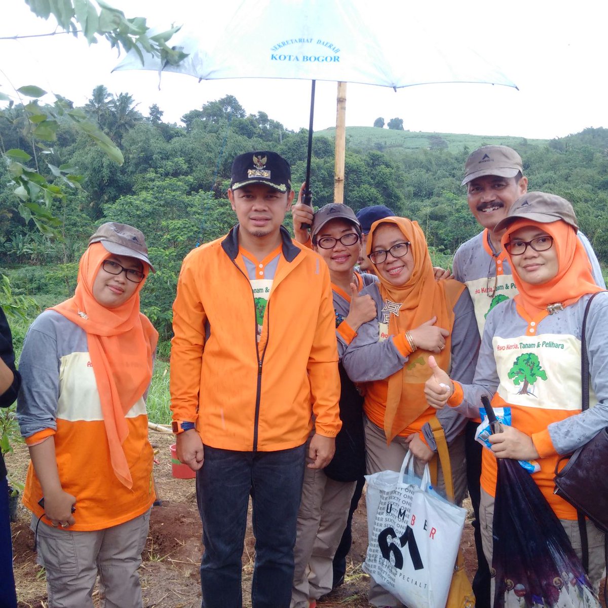 nanantriyani's tweet image. Gerakan Penanaman pohon di Kelurahan Pamoyanan@pemkotbogor@dwi_dvs