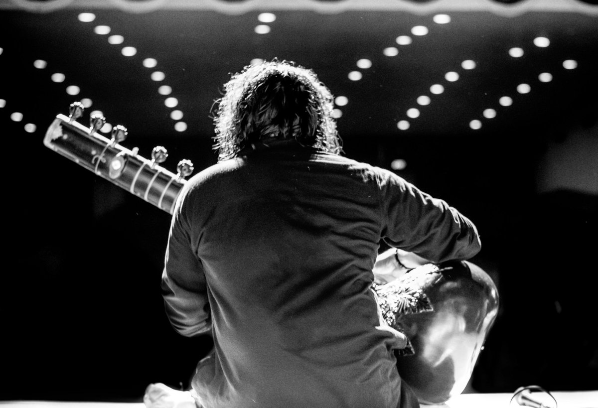 Amrutadhavale's tweet photo. An evening to remember!!
Epic concert, November 2016
#niladrikumar #afieldproductions #firelightstudios @niladri_kumar @afieldprodns https://t.co/UrxVlQ7Cm0