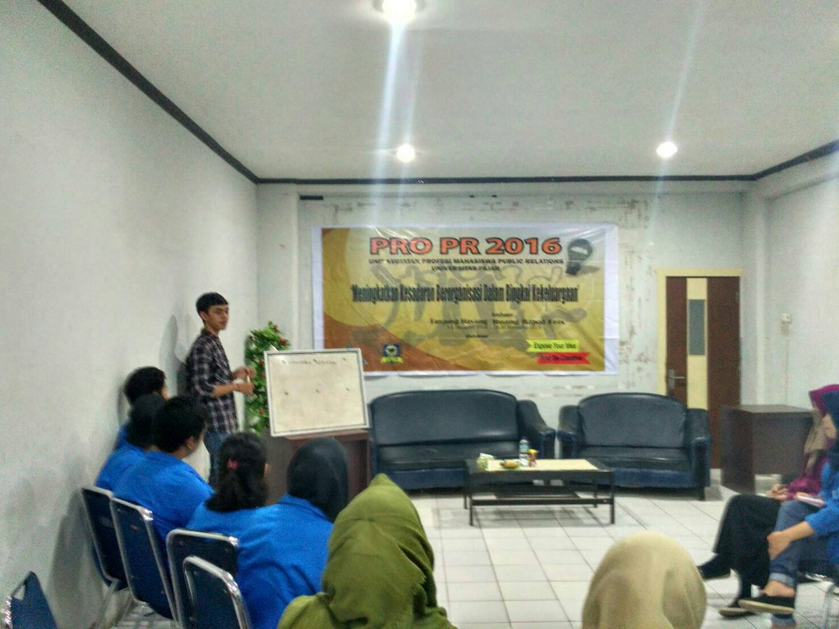Day 3 - Pemberian materi terkait Manajemen Event oleh saudara Busrin Raihan (FT-UH). #IDEAPRO2016