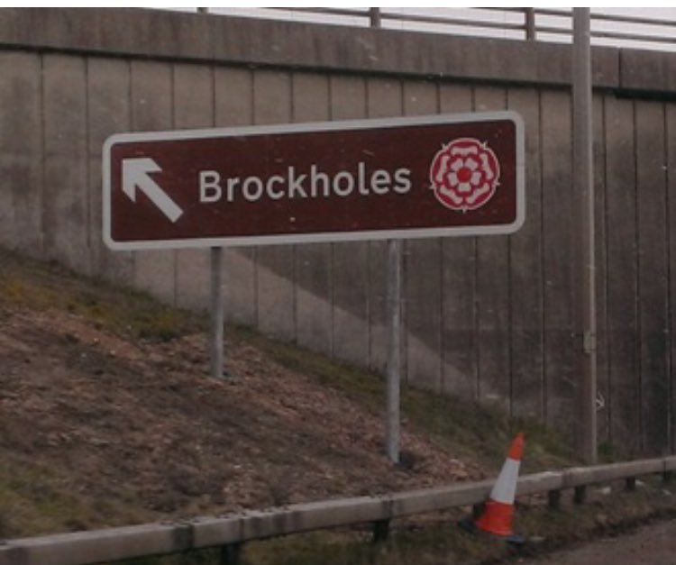 Crafty_Vintage's tweet photo. Follow the signs to the  #ChristmasMarkets @visitBrockholes M6/A59 J 31 (Tickled Trout) Nr. Preston. Opening TODAY at 4pm. Please share. X https://t.co/Wmspa00Ngn