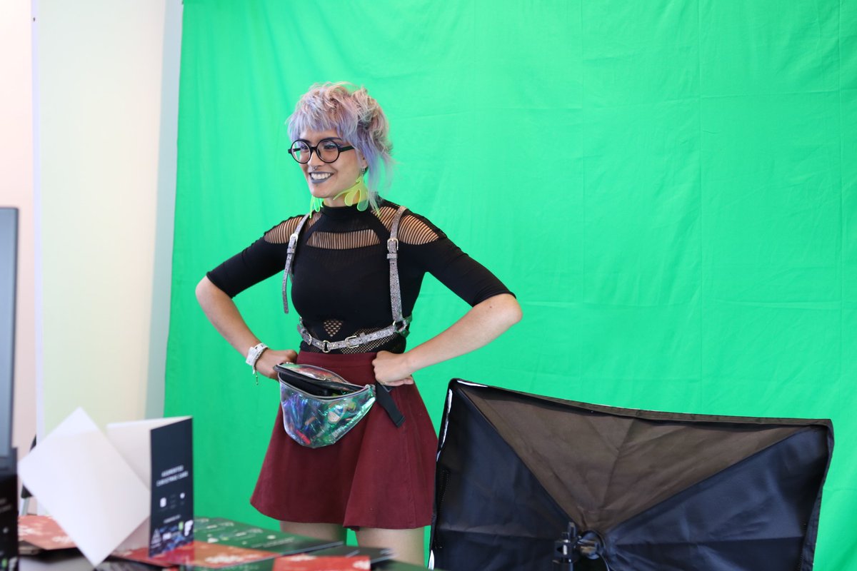 scigallerymel's tweet image. #futureassembly is Melbourne's emerging #technology festival! Here @JessVovers is recording her augmented reality holiday card ❄