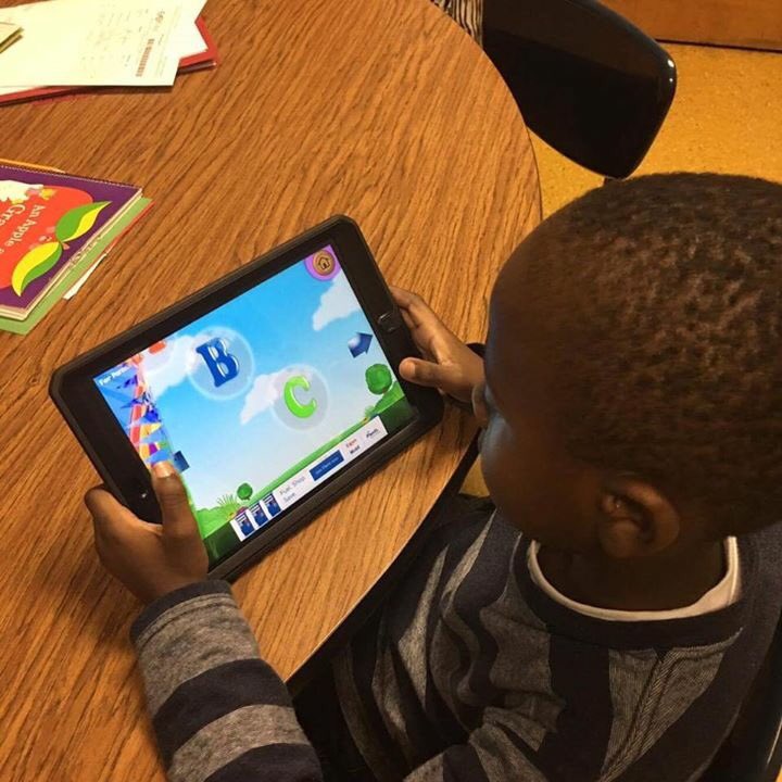 OESrockSTARS's tweet photo. Ms. Woods's class loving the new iPad which was purchased with money raised from the Haunted House at Fall Festival! #StarPTO #thankuparents https://t.co/ic64hJixwI
