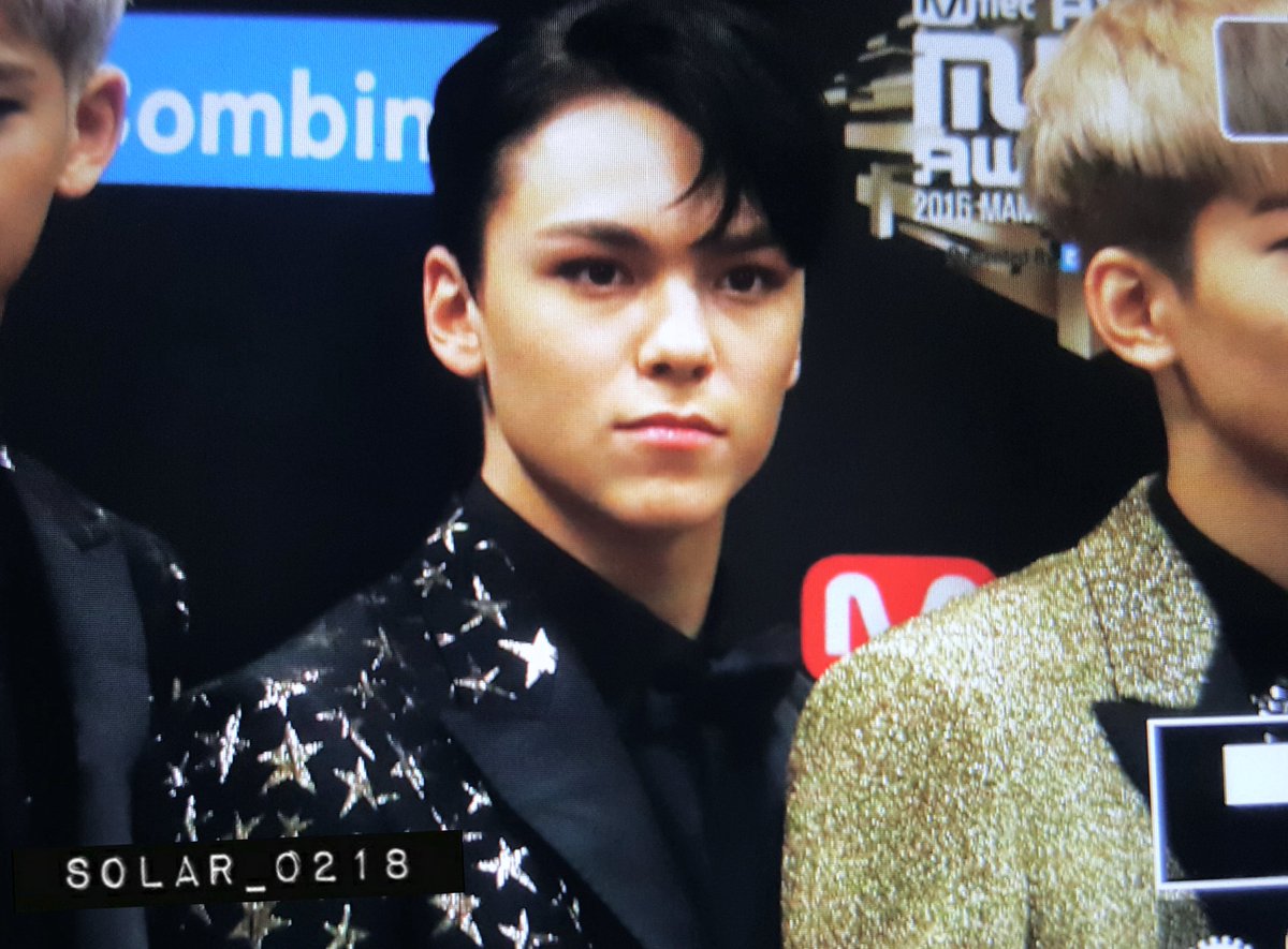 solar_0218's tweet photo. 161202 #버논 #세븐틴 🤗 https://t.co/1nxbVJOKhy