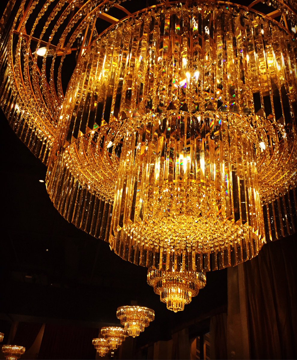 Nibbles_Bevi's tweet photo. Circadia has its chandelier game on lock down π₯π₯π₯ #circadia #circadiaseattle #nibsnbevi #seattle https://t.co/yQsJPO8xTS