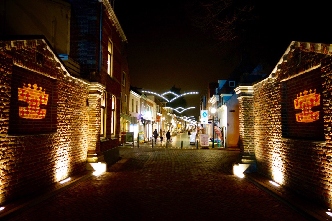 Sprokkelen, schaatsen, shoppen...Ontmoet elkaar deze maand in Verlicht #IJsselstein! Info: ow.ly/lGUZ306J1Np Foto: B. Brosi