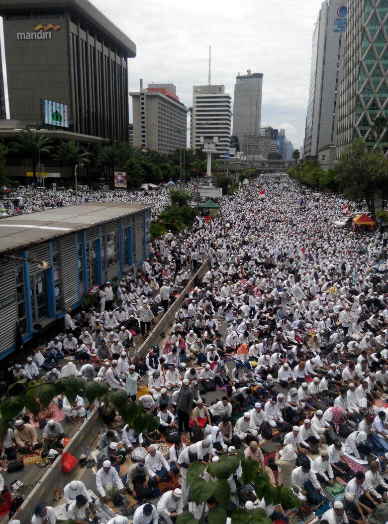 Proud to be muslim
#AksiBelaIslam3 
#AksiDamai212 
#AksiSuperDamai212