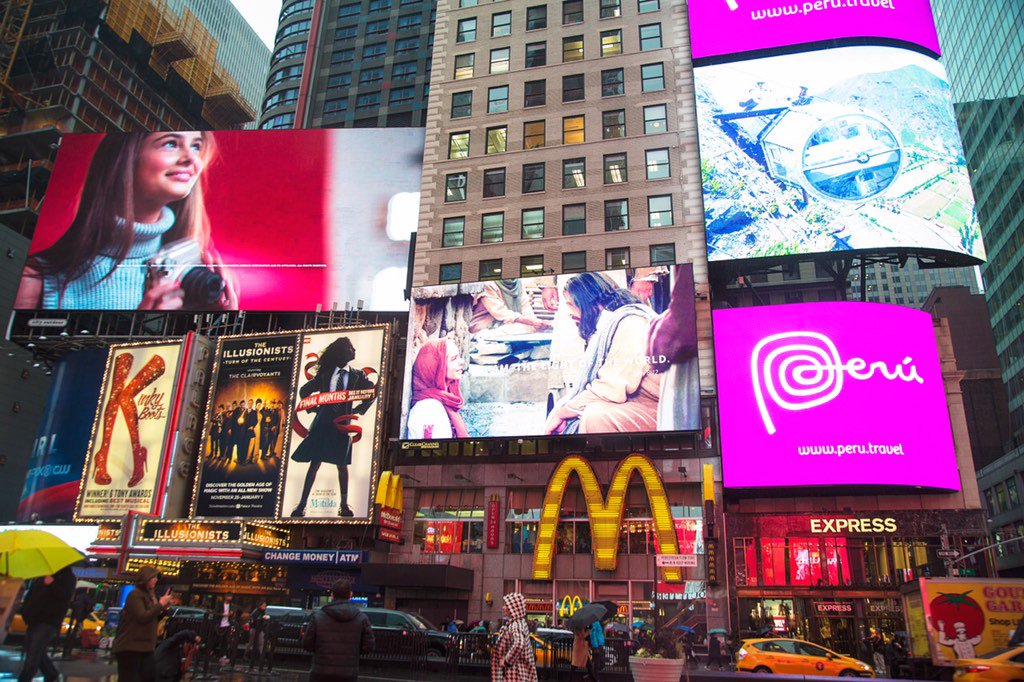 MormonFaces's tweet photo. #LIGHTtheWORLD IN Times Square https://t.co/MAAGZ2VhJb