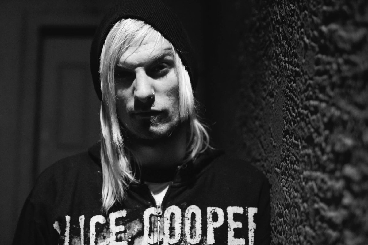 All sins cast shadows 📷by <a href="/IsaacSeems/">Isaac</a>