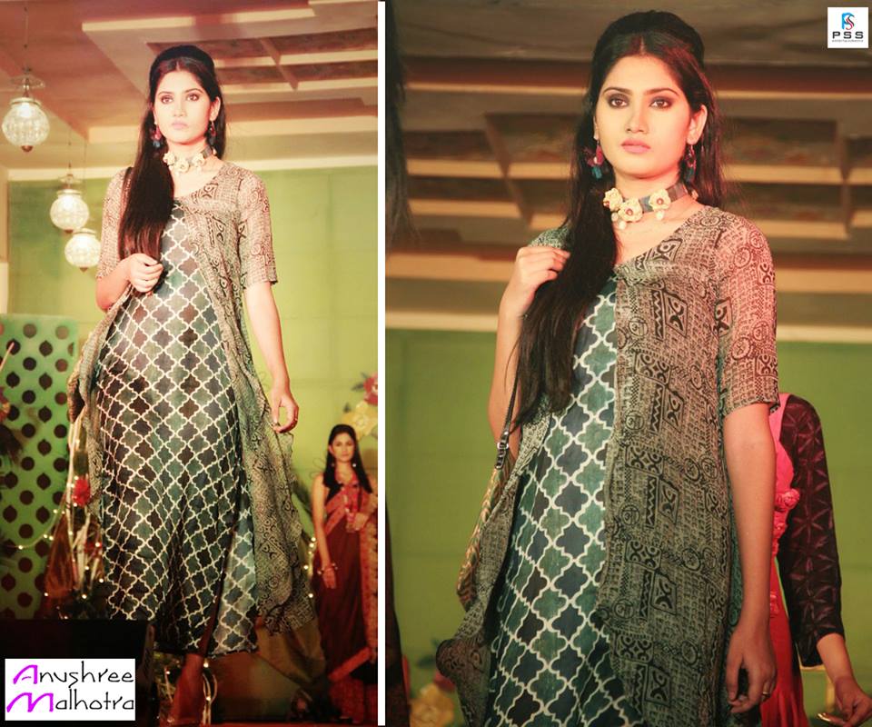 iamAnushreeM's tweet photo. Silk dress wid tant block printed layer attached which gives a jacket luk accessorized wid hand made jewellery &amp; batik with kantha sling bag https://t.co/2Tnkrs9kIS