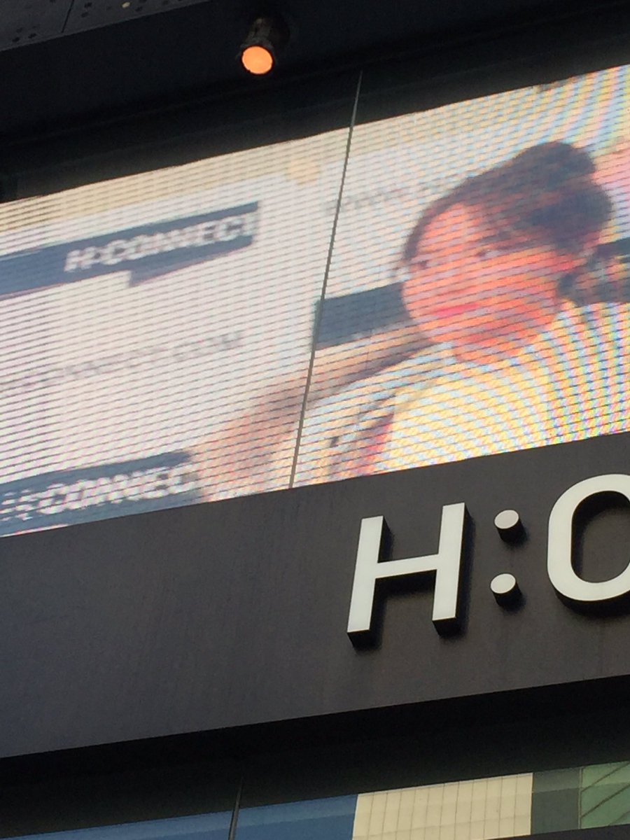 [PIC][02-12-2016]YoonA tham dự sự kiện Fansign "Love & Thanks Festival!" của thương hiệu H:CONNECT tại Gangnam Flagship Store vào chiều nay CypvwEXUkAAG_Dp