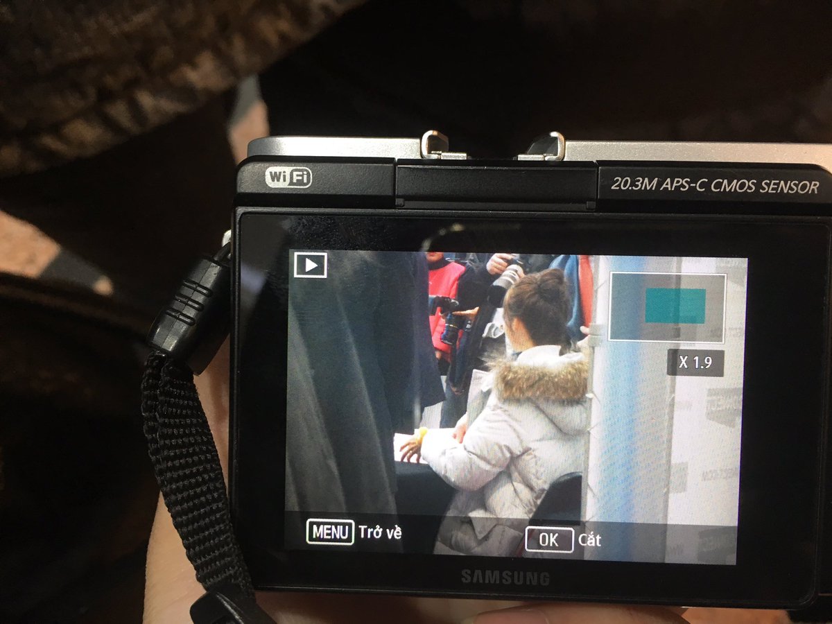 [PIC][02-12-2016]YoonA tham dự sự kiện Fansign "Love & Thanks Festival!" của thương hiệu H:CONNECT tại Gangnam Flagship Store vào chiều nay CypymvOUsAAdU4U