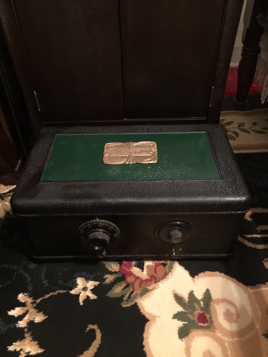 allennew1's tweet photo. Just restored this 1927 Atwater Kent Model 46 Radio! Keeping the Antiques alive! https://t.co/68P6bveWRu