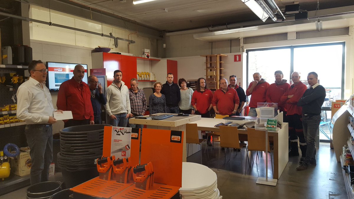 pdewitt2010's tweet image. Jubileum Alex Postma.
12.5 jaar in dienst bij Raab Karcher