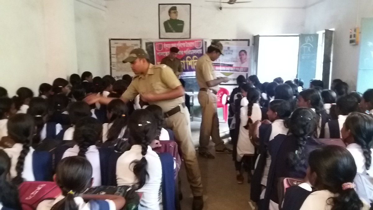 spbankura's tweet photo. #SaltoraPS organized #SocialAwarenessProgramme under #ProjectJagaran on 02.12.16 at Tiluri Girls High School on various issue. https://t.co/gGGNMUH22B