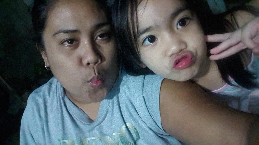 jenlapuz22's tweet photo. Love you baby girl 😃 https://t.co/s6k7NYG0VB