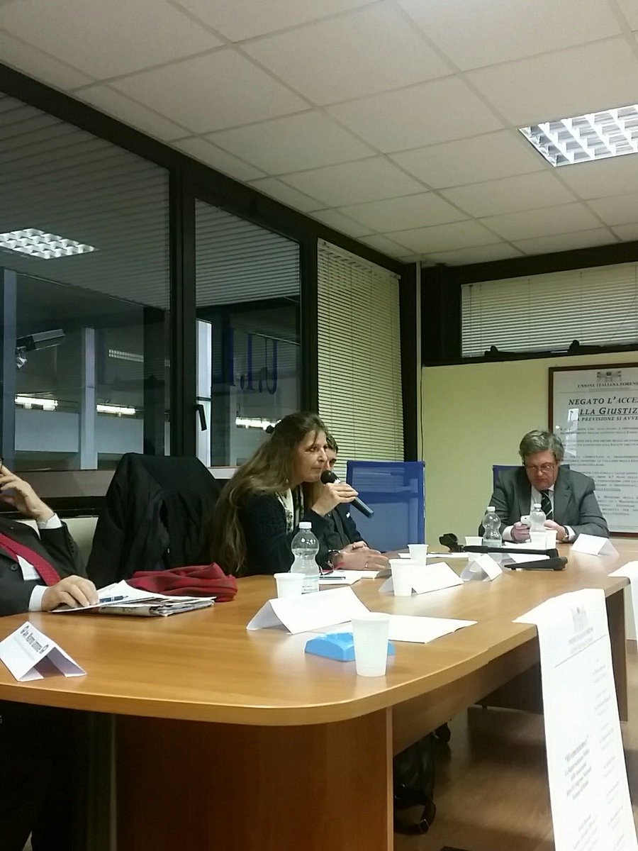 Convegno Movimentiamoci #rappresentanzaassociazioni <a href="/WebRadio_IusLaw/">webradio_iuslaw</a> <a href="/OUAorganismoavv/">O. U. Avvocatura</a> <a href="/CNF_it/">Consiglio Nazionale Forense</a> 
<a href="/UIFNapoli/">UIF Napoli</a>