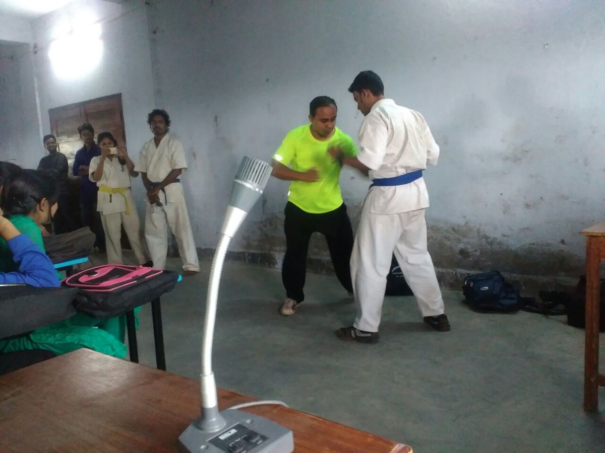 spbankura's tweet photo. #ChhatnaPS organised #SelfDefenceTraining at Chhatna Chandidas College as a part of #AwarenessProgramme under #ProjectJagaran on 02.12.16. https://t.co/vGZz3OherB