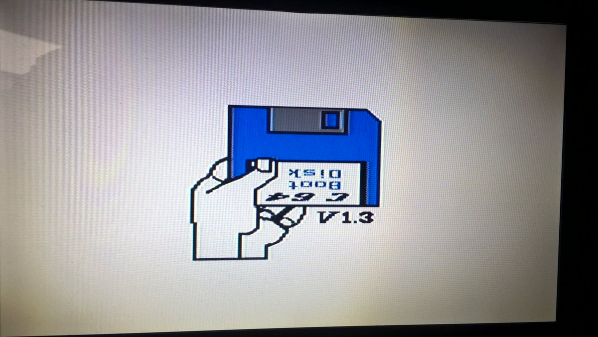 flummi1970's tweet photo. gerade mein neues spielzeug bekommen #forum64 #commodore64 und sofort getestet ! ;-) https://t.co/xnpQLPTGSQ