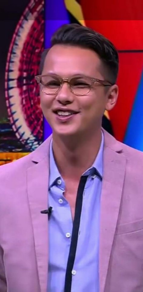 Damay_Ria1's tweet photo. Lagi nonton #TheComent_Net kak @dhikacungkring 📺📷 https://t.co/tKsAEthbXv