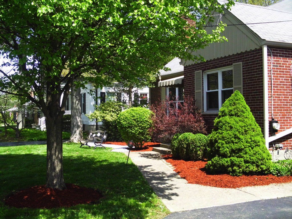 Various Mulch Jobs – Spring 2016 Season mybigc.com/2016/12/02/var…