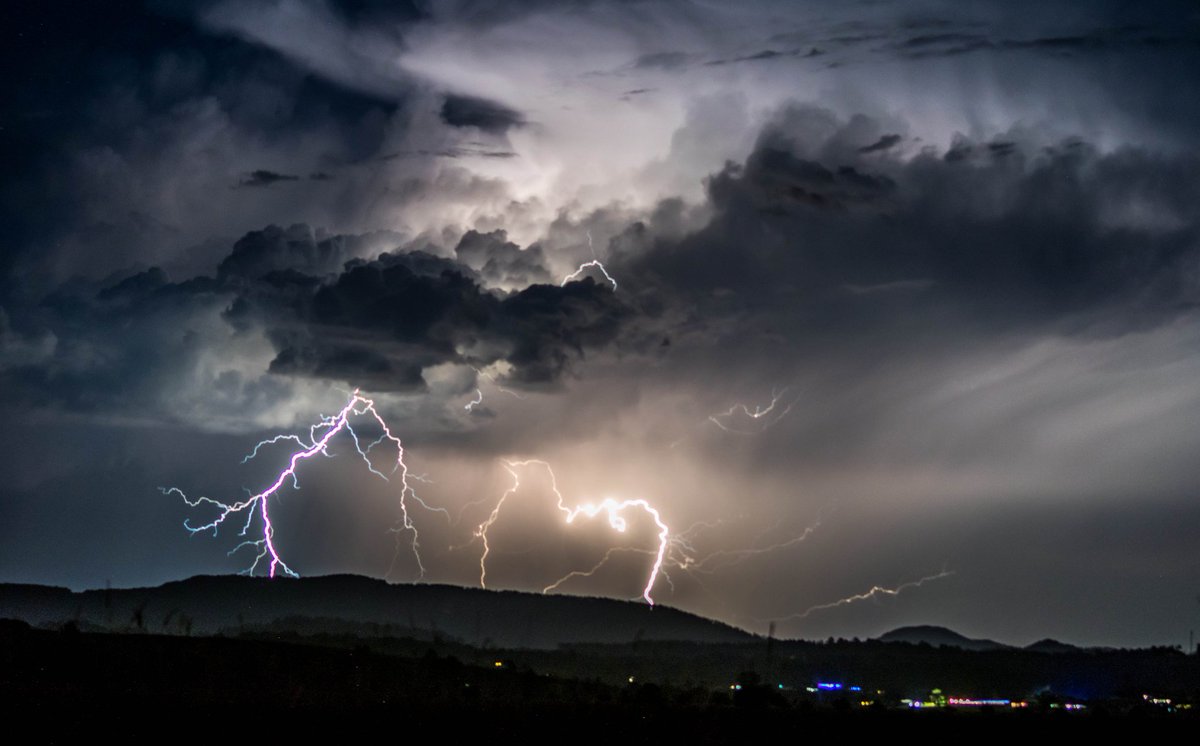 DeeHartin67's tweet photo. #storm north of Casino 2/12/16 #northernrivers #NSW @weatherzone @EWNAlerts @northern_star https://t.co/meqQPM6wTf