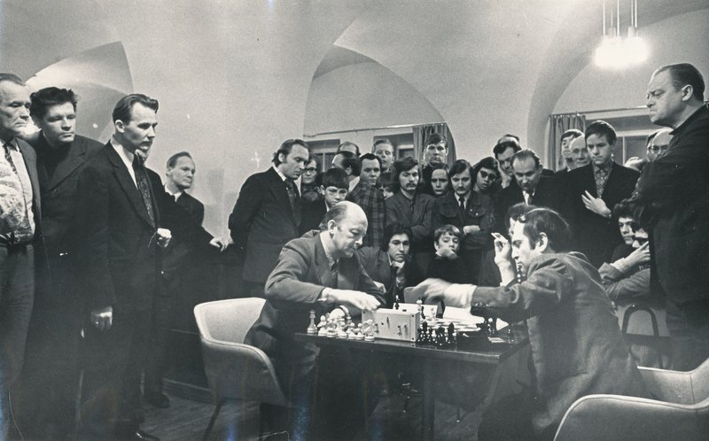 Douglas Griffin on X: Brussels, 1987. @JamesPlaskett, Mikhail Tal