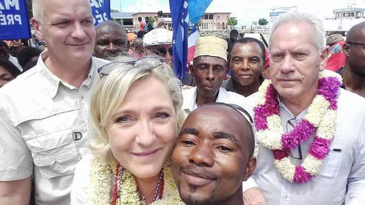 DouceLay's tweet photo. Ceux qui pensent que Marine est raciste, elle a changé ptdrrrr. La preuve en image. 
#je_ne_sais_pas_si_je_dois_rire_ou_pleurer. 😂😂 https://t.co/pY1y5HZzFF