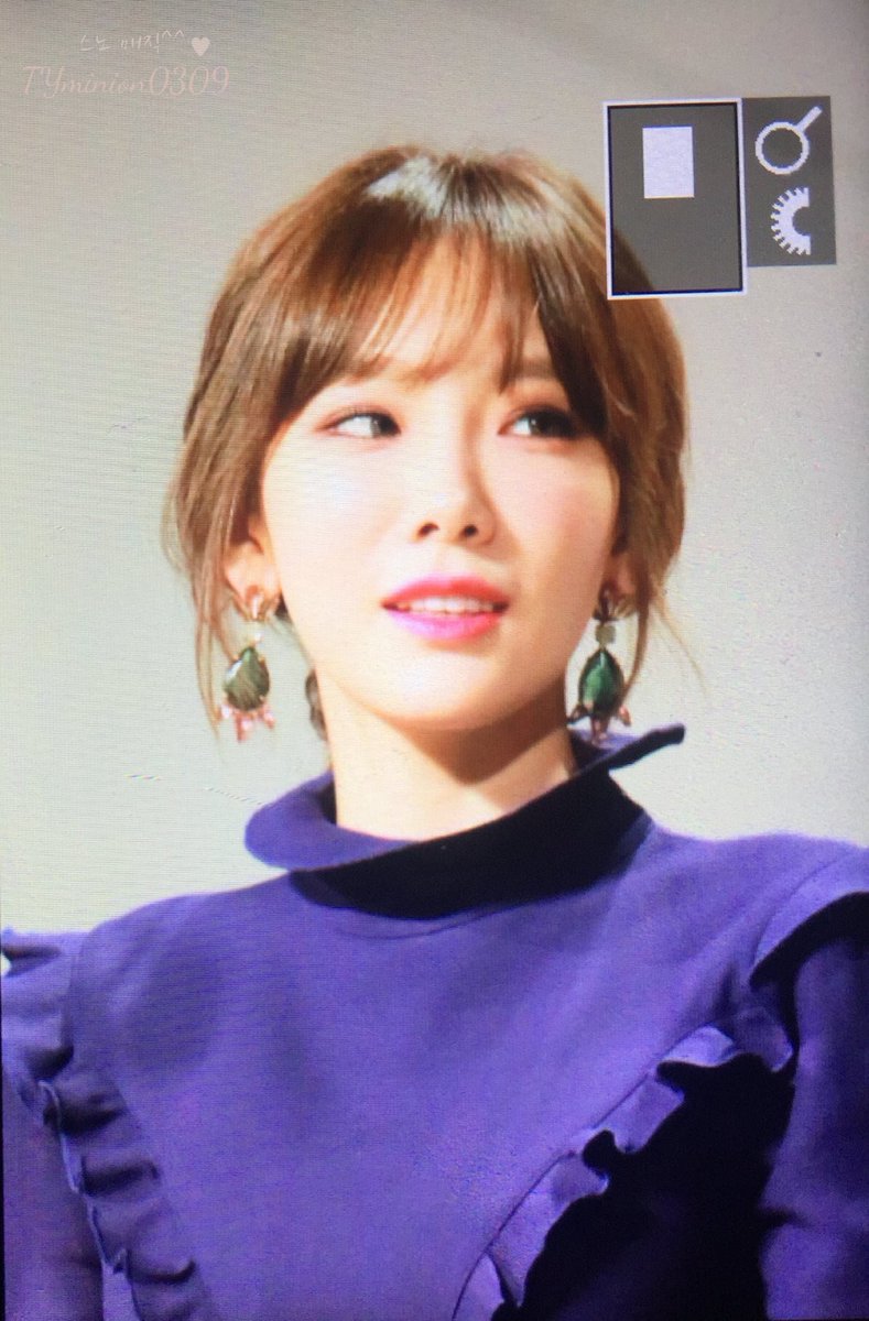 butterflykiss_T's tweet photo. เด็กน้อยโตเป็นสาวแล้วนะ สวยด้วย 😍
#taeyeon #MAMAredcarpet #mama2016 https://t.co/ytfRwJgipm
