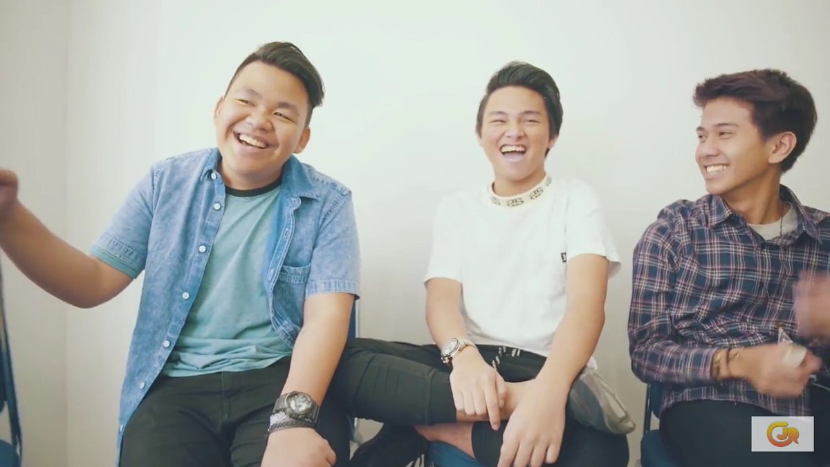 hastagCJR's tweet photo. Kangen kalian ber3 perform bersama 😭 cepet balik lagi yaa kalian ber3😚 @TeukuRyz @iqbaale @AlvaroMaldini1 https://t.co/qtCGfNRquM