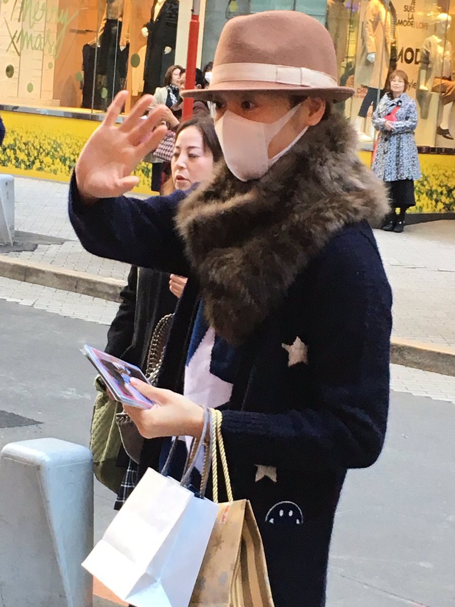 紅ちゃん Zuka در توییتر 東宝 入り待ち 雪組 宝塚 雪組 ケイレブハント 月城かなと スマホカメラマン