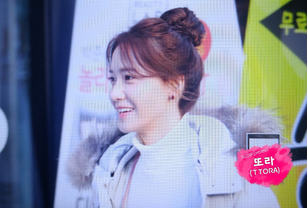 [PIC][02-12-2016]YoonA tham dự sự kiện Fansign "Love & Thanks Festival!" của thương hiệu H:CONNECT tại Gangnam Flagship Store vào chiều nay CyqBwEZUkAExHwR
