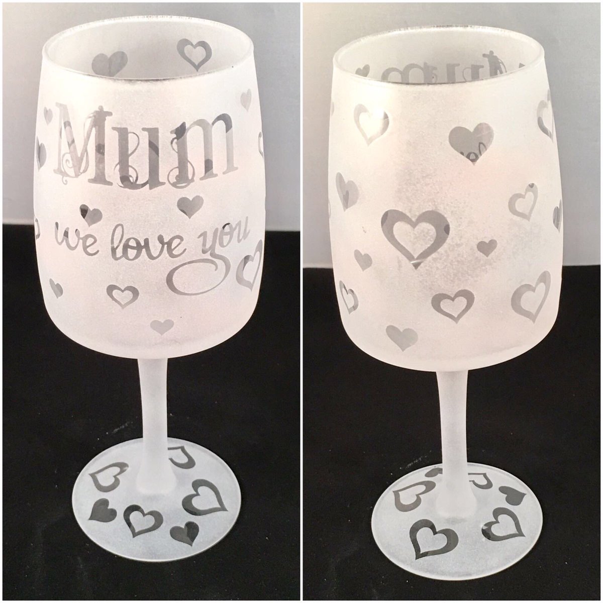 monkeydebris_c's tweet image. Frosted love heart wineglass for mum