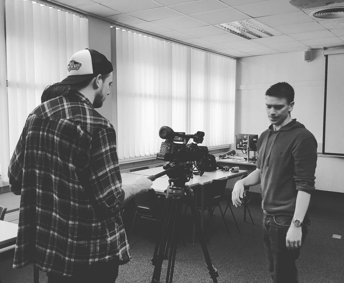 Science & the Media (@uopscimedia) on Twitter photo It was a great start to the first half of our video workshop! <a href="/UoPMarineBiol/">UoP Marine Biology</a> Students learnt how to set up cameras and lighting <a href="/KiraMColey/">Kira Coley</a> It was a great start to the first half of our video workshop! <a href="/UoPMarineBiol/">UoP Marine Biology</a> Students learnt how to set up cameras and lighting <a href="/KiraMColey/">Kira Coley</a>