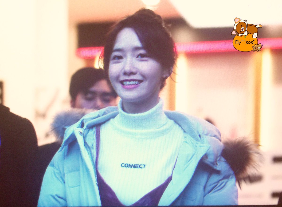 [PIC][02-12-2016]YoonA tham dự sự kiện Fansign "Love & Thanks Festival!" của thương hiệu H:CONNECT tại Gangnam Flagship Store vào chiều nay CyqEjsfVEAAQkf2