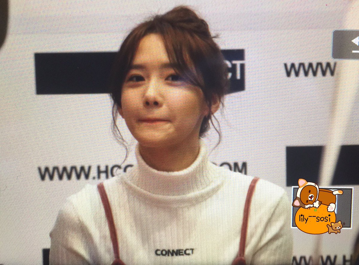 [PIC][02-12-2016]YoonA tham dự sự kiện Fansign "Love & Thanks Festival!" của thương hiệu H:CONNECT tại Gangnam Flagship Store vào chiều nay CyqEjsxVIAA-JMt