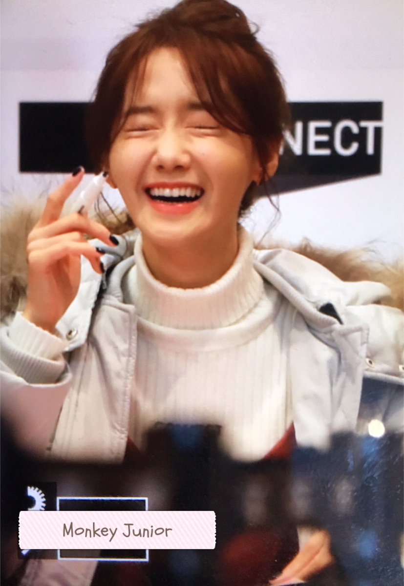 [PIC][02-12-2016]YoonA tham dự sự kiện Fansign "Love & Thanks Festival!" của thương hiệu H:CONNECT tại Gangnam Flagship Store vào chiều nay CyqG3-KUQAAvDdD