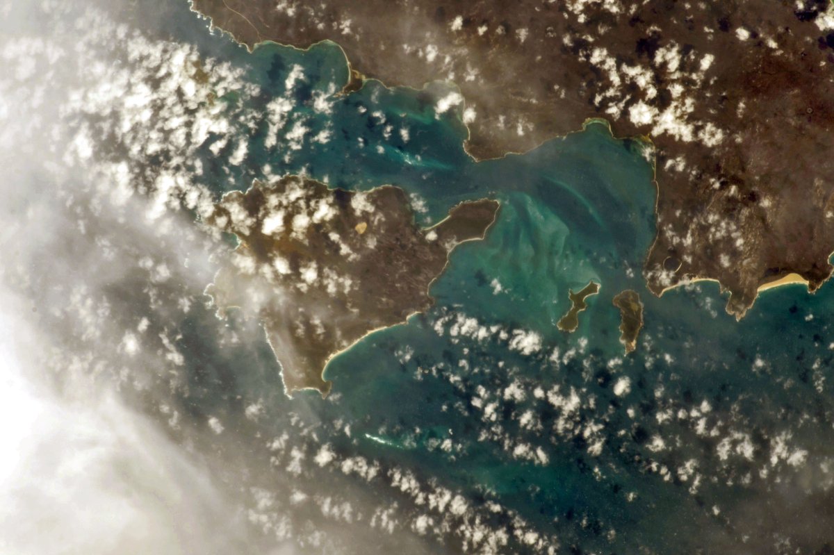 PC0101's tweet photo. Clarke Island off Tasmania, #ISS by @astro_kimbrough, Nov 25, 400-mm @eugeniafessia @rocketman528 @ClaireHickey22 @carolduncan @SussanSays https://t.co/AByH2jtlfk