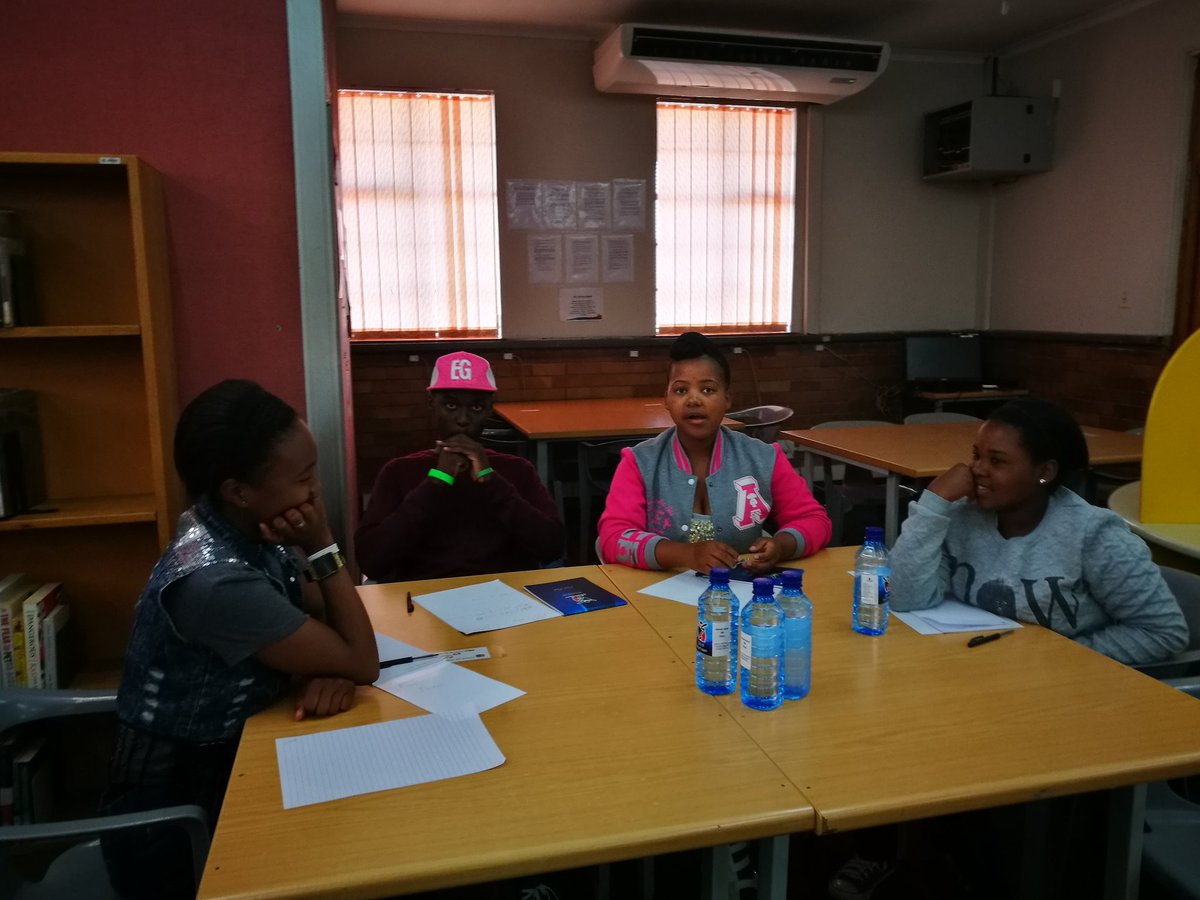 Geekulcha's tweet photo. They are working on Clinic in your pocket #Learnerthon @EMMInfo https://t.co/DiJWBt2BmJ