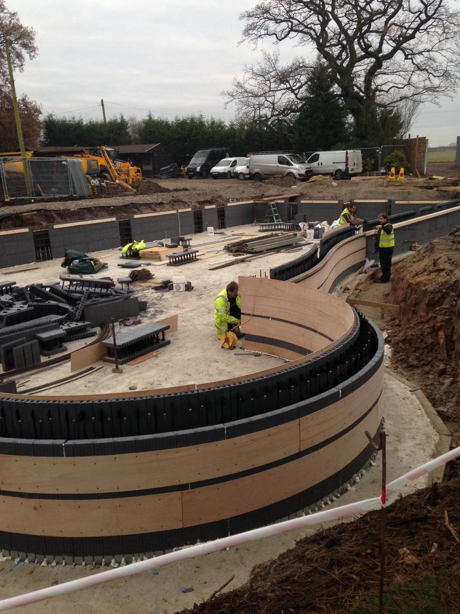AmvicBuild's tweet photo. Curved Swimming pool ICF walls taking shape nicely!!good work team!! #Amvic https://t.co/5C6R0czF20