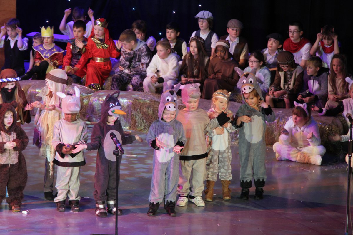 PrioryCPSchool's tweet photo. #Nativity #Altogether #Christmas #Family #Talent #Beautiful #Proudschool https://t.co/XdTxw70xS6