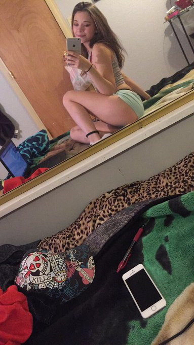 Come find me on naked 💕 https://t.co/cjgDFF4O6E