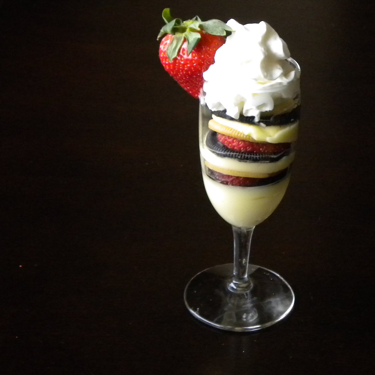 SN0WFL4K3S's tweet photo. Only at snowflakes dessert #oneofakind https://t.co/y8YoK3S119