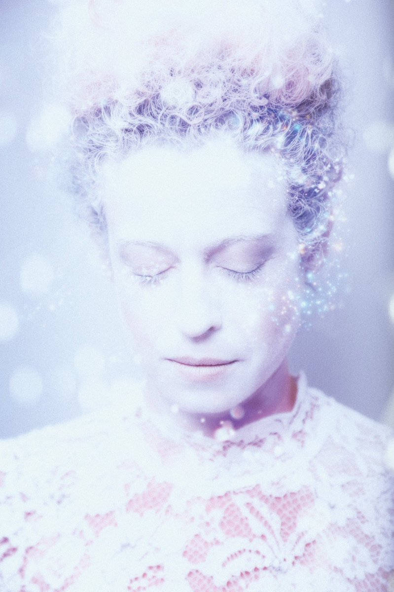 liverpool_etc's tweet photo. Is there a voice better for winter-song? A great year for @katerusby ends with annual #Christmas tour. We had a gab: https://t.co/lPqaQw840Y https://t.co/xKaL5A9Fjh
